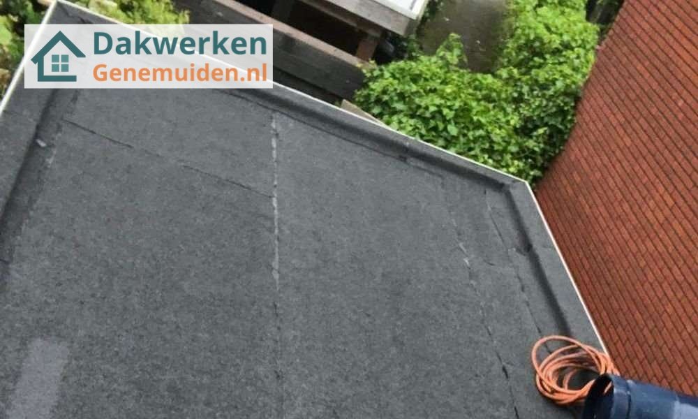 Wat kost een plat dak herstellen in Genemuiden?